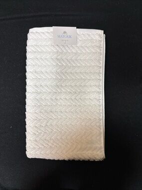 Matouk Seville Hand Towel 20x32” White Loose Braid Pattern 100% Cotton NWT
